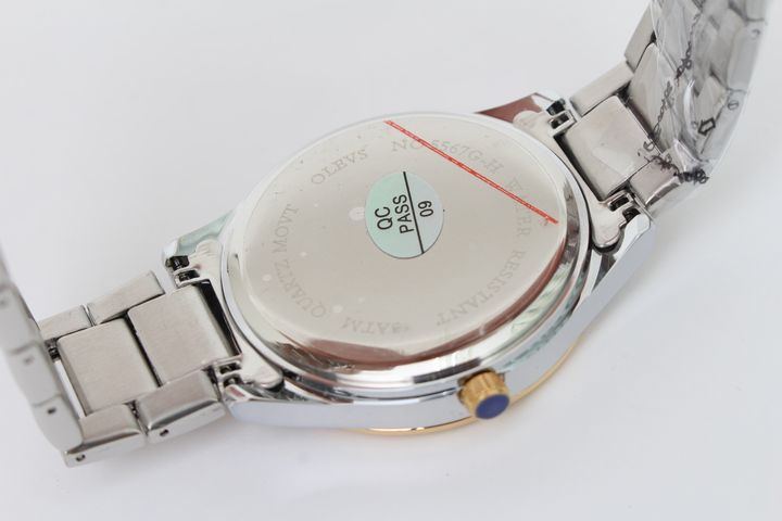 オレブス 腕時計 未使用 動作未確認 アナログ クォーツ ブランドウォッチ レディース シルバー OLEVS 【中古】 OLEVS  USED/古着（デジタル腕時計）｜OLEVSのUSED/古着通販サイト SMASELL（スマセル）