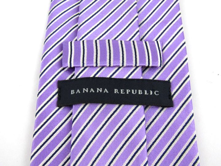 バナナリパブリック ブランドネクタイ ストライプ柄 シルク トルコ製 メンズ パープル Banana Republic 【中古】｜Banana  Republic｜店舗買取｜フォーマルスーツ/小物＞ネクタイ｜USEDのアパレル通販サイト - SMASELL（スマセル）