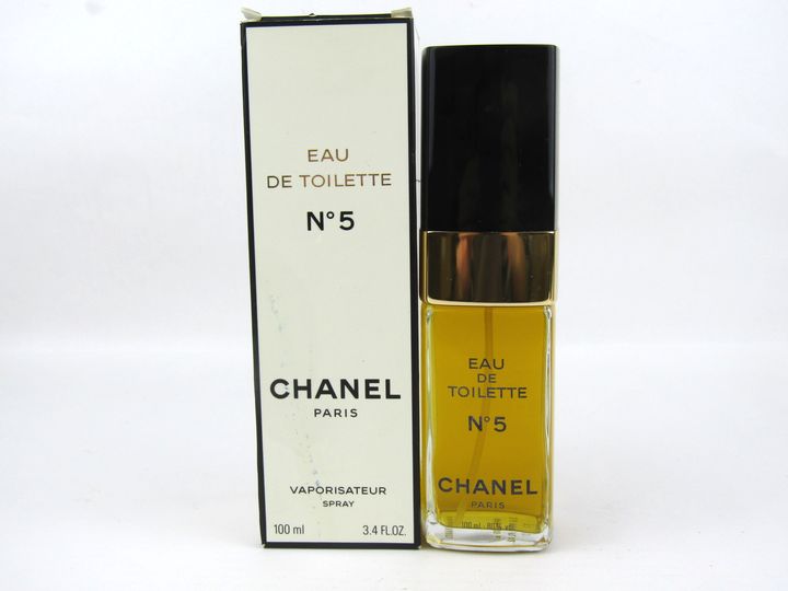 未使用 CHANEL シャネル NO.5 オードトワレ スプレー 100ml-