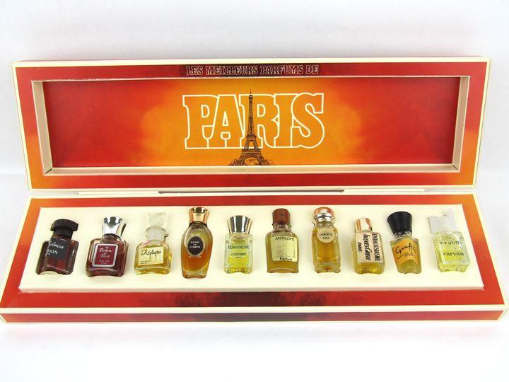 まとめて　大量　PARIS　10点セット　LES　ジバンシィ/カルヴェン他　PARFUMS　MEILLEURS　ミニ香水　GIVENCHYetc.　【中古】｜GIVENCHYetc.｜店舗買取｜スキンケア＞その他スキンケア｜USEDのアパレル通販サイト　DE　レディース　SMASELL（スマセル）