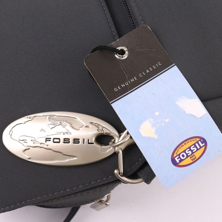 fossil、新品タグ付き