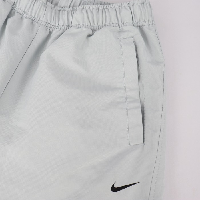 ナイキ ショートパンツ ハーフ 半ズボン スポーツウェア プラクティスパンツ ランニング トレーニング メンズ Lサイズ グレー NIKE 【中古】 NIKE USED/古着(その他パンツ)|NIKEのUSED/古着通販サイト SMASELL(スマセル) NIKE ナイキ ショートパンツ スポーツショーツ シルバー L