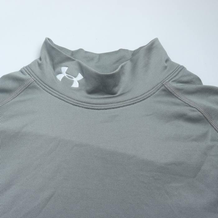 Under Armour グレー 長袖ハイネック アンダーシャツ MD4枚セット Under Armour グレー 長袖ハイネック アンダーシャツ MD4枚セット