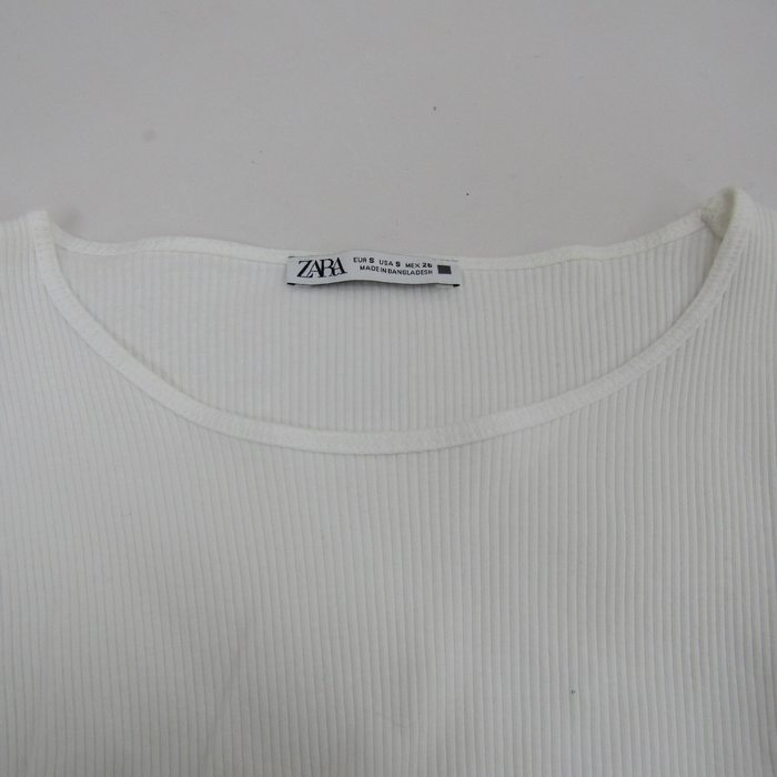 ザラ 半袖リブＴシャツ フリル袖 トップス レディース USA Sサイズ ホワイト系 ZARA 【中古】｜ZARA｜店舗買取｜トップス＞Tシャツ/カットソー｜USEDのアパレル通販サイト  - SMASELL（スマセル）