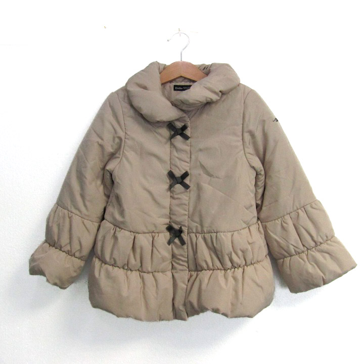 べべ　中綿コート　120 BeBe べべ　濃いベージュ 中綿コート 120 BeBe（ベベ）の「BeBe⁄カタログ掲載リボンポケット中綿コート（ダウンジャケット⁄コート）」  - WEAR