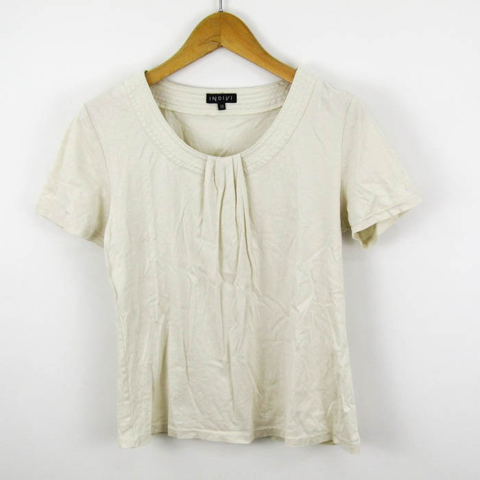 インディヴィ Tシャツ カットソー 半袖 ラウンドネック タック 日本製 トップス レディース 38サイズ ベージュ INDIVI 【中古】  INDIVI USED/古着（Tシャツ/カットソー）｜INDIVIのUSED/古着通販サイト SMASELL（スマセル）