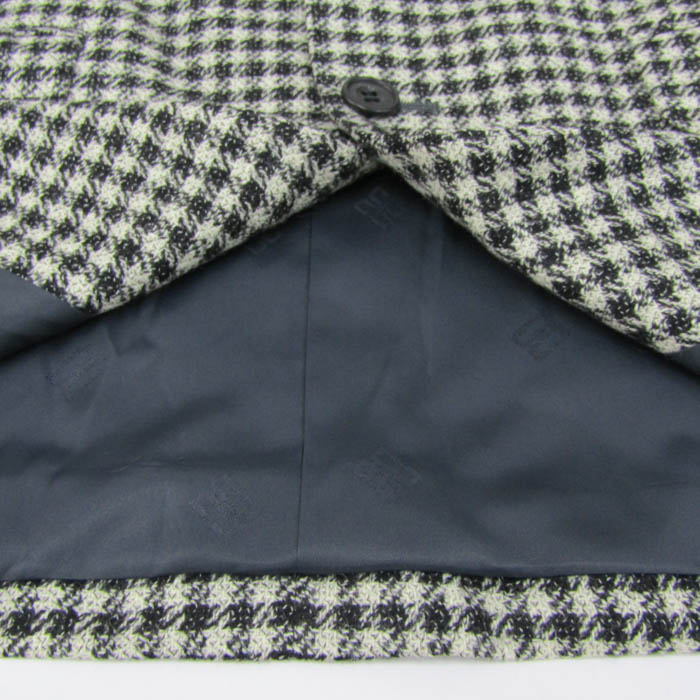 セール中⚡美品✨DAKS テーラードジャケット チェック柄 ロゴ入りボタン セール中⚡美品✨DAKS テーラードジャケット チェック柄 ロゴ