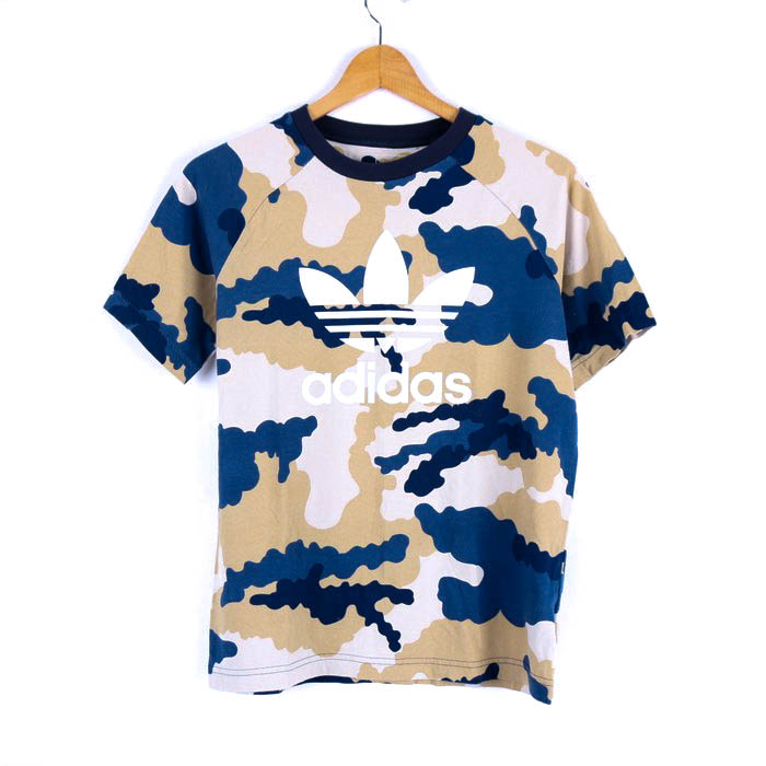 アディダス 半袖Ｔシャツ トップス ロゴT カモフラ柄 スポーツウエア メンズ Lサイズ ベージュ×紺 adidas 【中古】｜adidas ｜店舗買取｜トップス＞Tシャツ/カットソー｜USEDのアパレル通販サイト - SMASELL（スマセル）