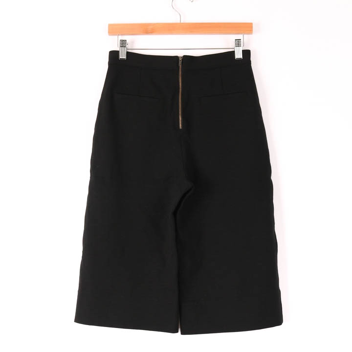 セオリー ハーフパンツ ワイド 無地 バックジッパー ボトムス ストレッチ レディース 4サイズ ブラック theory 【中古】 theory  USED/古着（その他パンツ）｜theoryのUSED/古着通販サイト SMASELL（スマセル）
