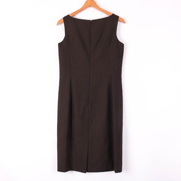 アンタイトル　ブラウン ノースリーブ ひざ丈ワンピース　新品　未使用 UNTITLED ブラウン ノースリーブ ひざ丈ワンピース - メルカリ