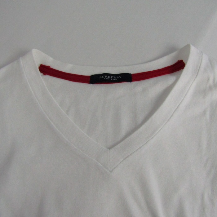 新品タグ付き　バーバリーロンドン　半袖Tシャツ サイズＬ　色　ホワイト バーバリーロンドン 半袖Tシャツ Vネック トップス レディース