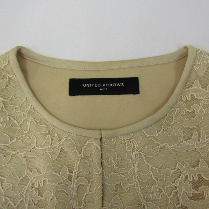 美品AUSTIN REED 総レース ノーカラージャケット ビジュー 装飾38 美品AUSTIN REED 総レース ノーカラージャケット ビジュー 装飾