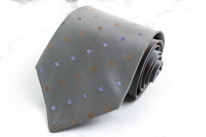 新品　AIGNER アイグナー　グレー タイトスカート　サイズ40 イタリア製 オープンファスナースカート ニットスカート タイト[品番