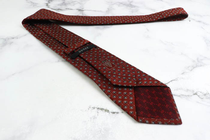 【大人気】グッチ GUCCI ネクタイ 小紋柄 クレスト紋章 ロゴグラム グッチ ブランド ネクタイ シルク 小紋柄 ビット柄 クレスト紋章