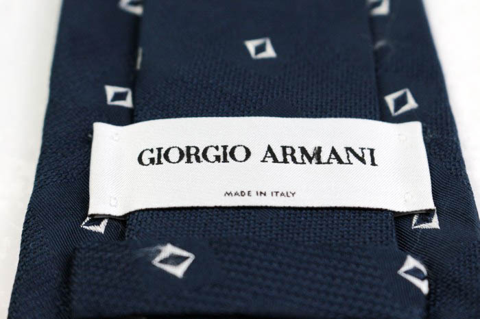 ジョルジオアルマーニ ブランド ネクタイ 小紋柄 チェック柄 格子柄 シルク イタリア製 PO メンズ ネイビー GIORGIO ARMANI  【中古】｜GIORGIO ARMANI｜店舗買取｜フォーマルスーツ/小物＞ネクタイ｜USEDのアパレル通販サイト - SMASELL（スマセル）