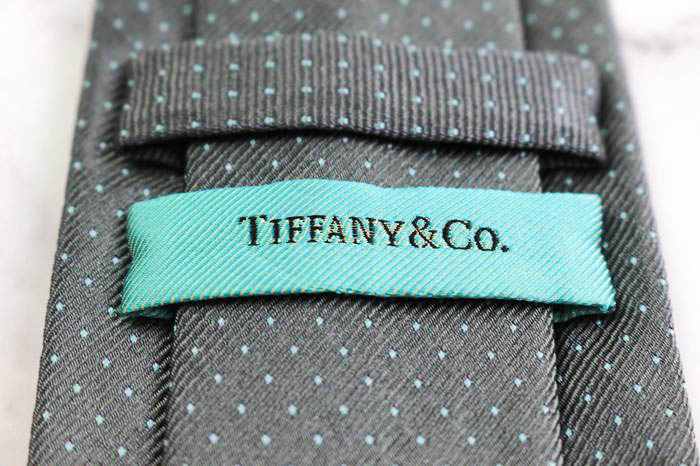 ティファニー ブランド ネクタイ ドット シルク イタリア製 PO メンズ グレー Tiffany & Co 【中古】｜Tiffany &  Co｜店舗買取｜フォーマルスーツ/小物＞ネクタイ｜USEDのアパレル通販サイト - SMASELL（スマセル）