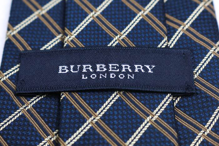 バーバリー ブランド ネクタイ シルク 格子柄 チェック柄 ホースマーク 高級 PO メンズ ネイビー BURBERRY  【中古】｜BURBERRY｜店舗買取｜フォーマルスーツ/小物＞ネクタイ｜USEDのアパレル通販サイト - SMASELL（スマセル）