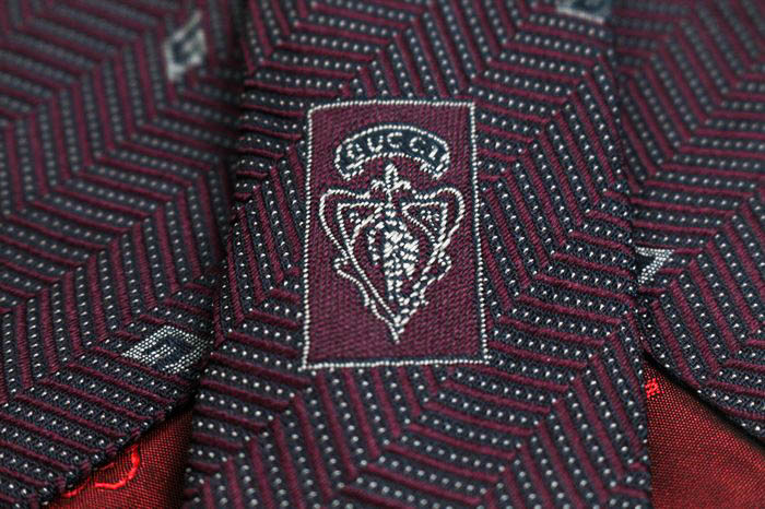 【大人気】グッチ GUCCI ネクタイ 小紋柄 クレスト紋章 ロゴグラム グッチ ブランド ネクタイ シルク 小紋柄 ビット柄 クレスト紋章
