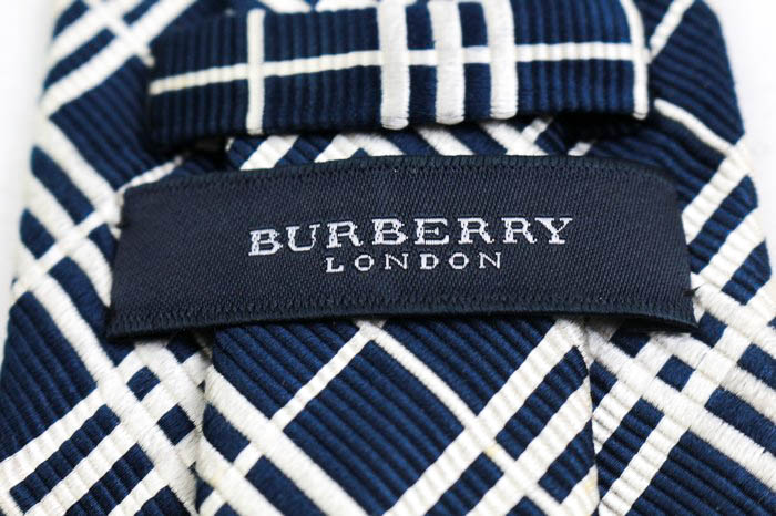 バーバリー ブランド ネクタイ シルク ノバチェック 高級 PO メンズ ネイビー BURBERRY 【中古】｜BURBERRY ｜店舗買取｜フォーマルスーツ/小物＞ネクタイ｜USEDのアパレル通販サイト - SMASELL（スマセル）