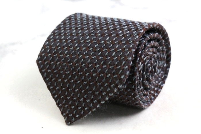 未使用に近い　エルメネジルドゼニア　ネクタイ　シルク　ペイズリー柄　ジャガード織 未使用に近い エルメネジルドゼニア ネクタイ シルク ペイズリー