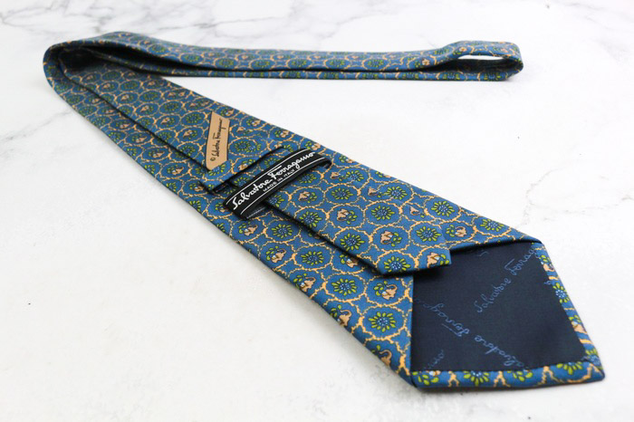 サルヴァトーレフェラガモ ブランド ネクタイ 花柄 動物柄 ゾウ