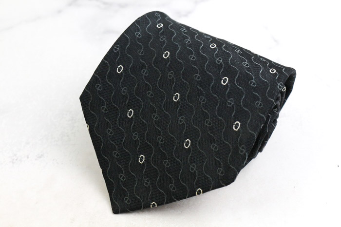 SAINT LAURENT PARISブラック ドット柄 ネクタイ イヴ・サンローラン ブランド ネクタイ YSL ストライプ柄 ドット