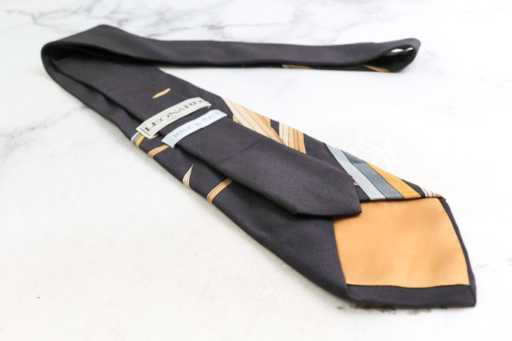 レオナール　LEONARD サイズ42 シルク LEONARD（レオナール） 美品 キーネック フラワージャガード シルク