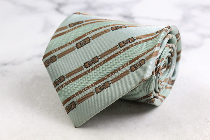 美品 ブルガリ ネクタイ シルク ストライプ 無地 ソリッド