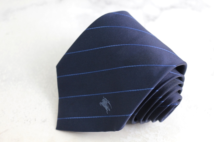 【極美品】バーバリーロンドン 高級 シルク混 ストライプ スーツ L ネイビー バーバリー メンズ スーツ ネイビー ストライプ バーバリーロンドン