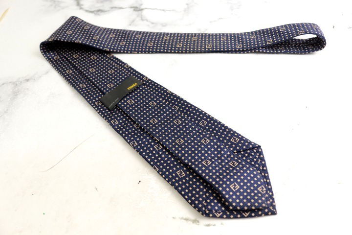フェンディ ブランド ネクタイ ズッカ柄 小紋柄 格子柄 シルク