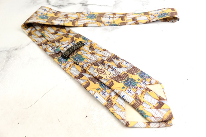 GUCCI ネクタイ 紋章柄 イエロー グッチ ブランド ネクタイ クレスト紋章 船 総柄 シルク イタリア製 PO