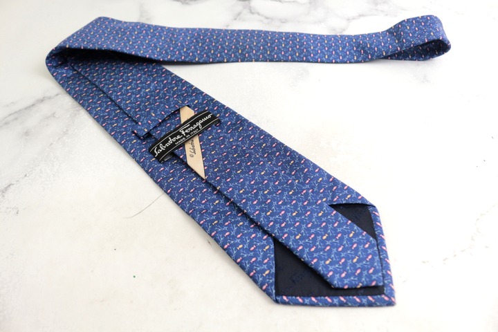 サルヴァトーレフェラガモ ブランド ネクタイ 魚 動物柄 シルク