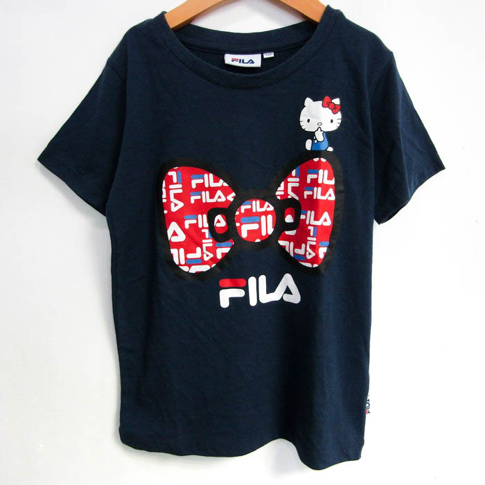 フィラ 半袖Ｔシャツ トップス ハローキティ ロゴT スポーツウエア キッズ 女の子用 130サイズ ネイビー FILA 【中古】｜FILA｜店舗買取｜ママ＆ベビー＞その他ベビーウェア｜USEDのアパレル通販サイト  - SMASELL（スマセル）