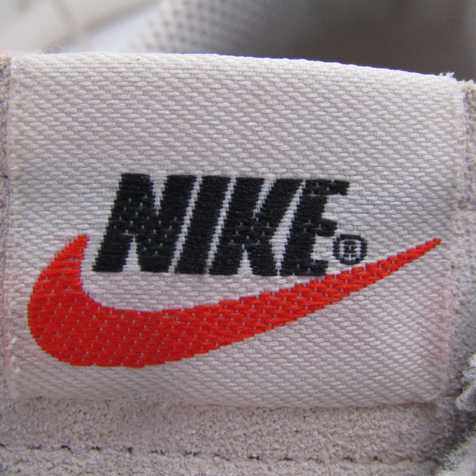 ナイキ　スウォッシュ　オブジェ　非売品 ナイキ スニーカー AV9373-002 ブレーザーロースエード シューズ 靴