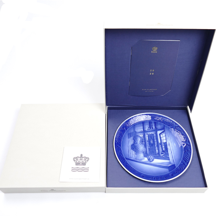 Royal Copenhagen ロイヤルコペンハーゲン イヤープレート 2025 ジュリアンマリー皇太后の胸像 皿 ブルー 1901125(1074923) クリスマスプレート【未使用】【買取品】