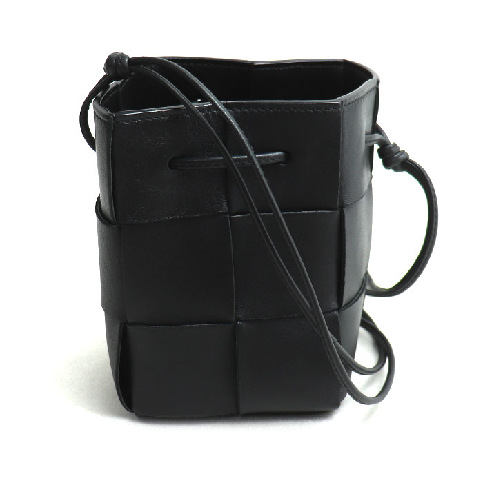 BOTTEGAVENETA ボッテガヴェネタ マキシ イントレチャート カセット ミニ ショルダーバッグ ブラック 680217 レディース【中古】