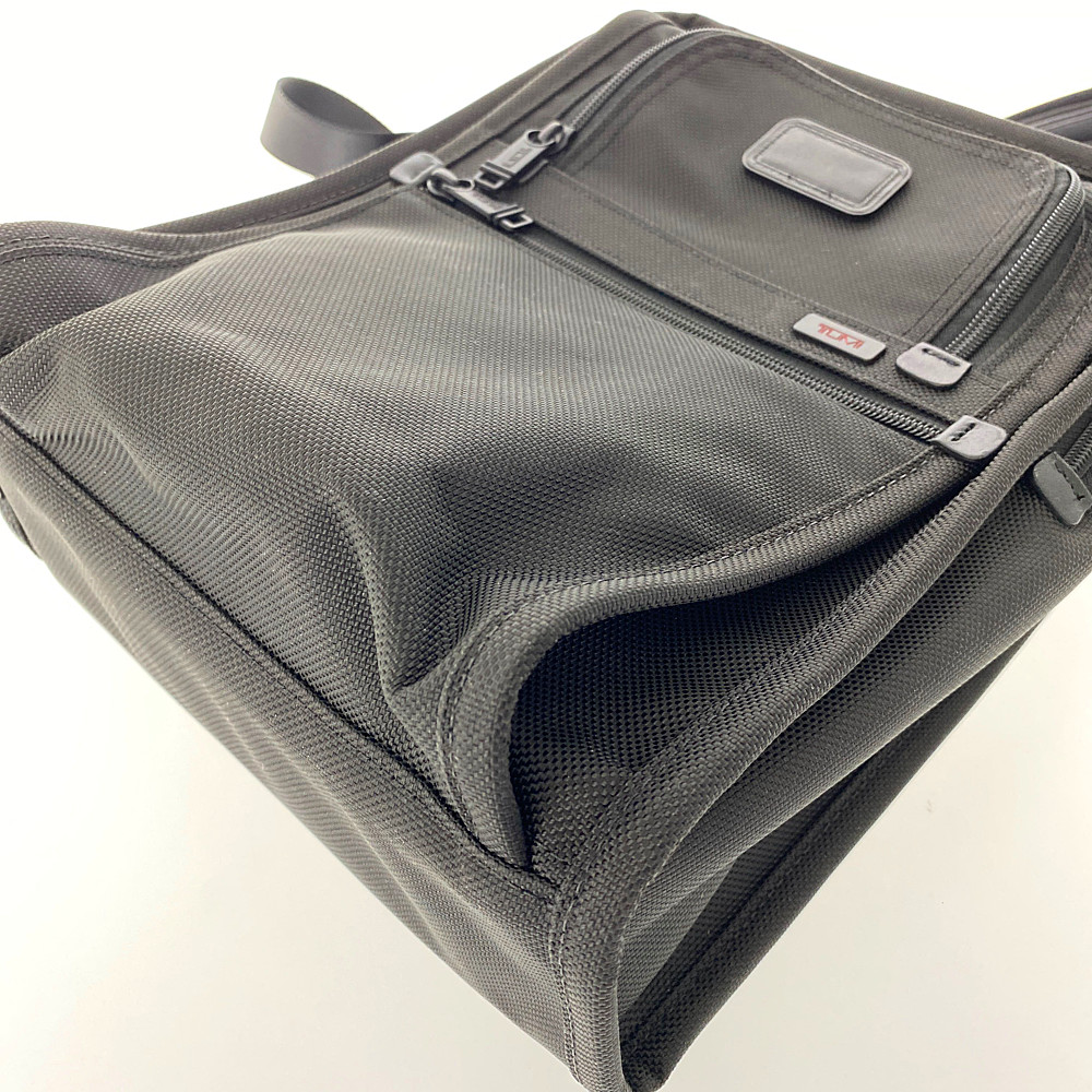 tumi alpha medium travel tote