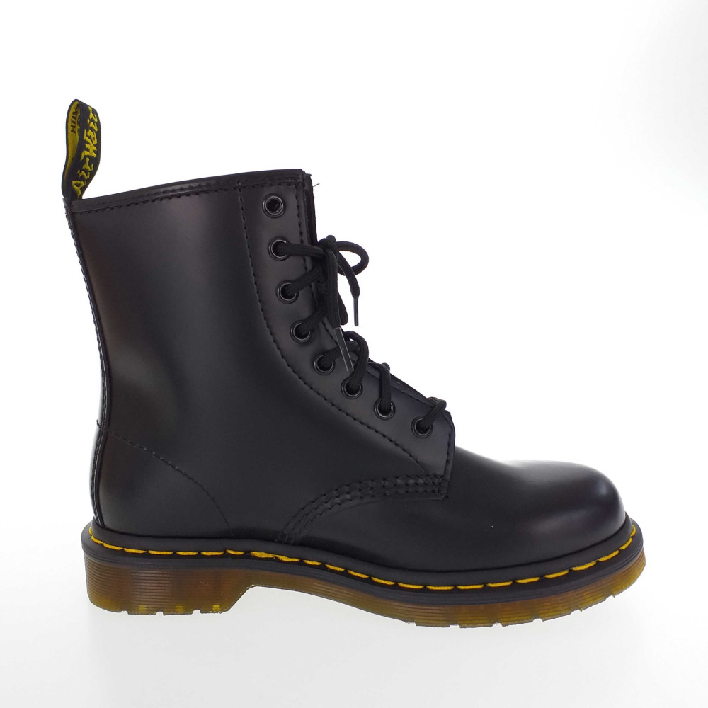 dr marten 8 hole boots