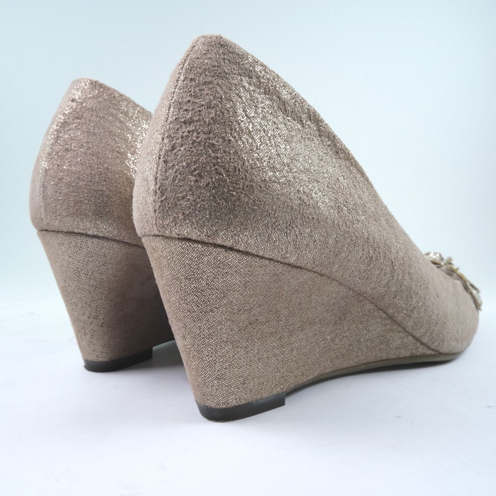 Anteprima アンテプリマ スウェード ピンクベージュ レディース パンプス 中古 Smasell スマセル 公式通販 サスティナブル アウトレットモール スマセル