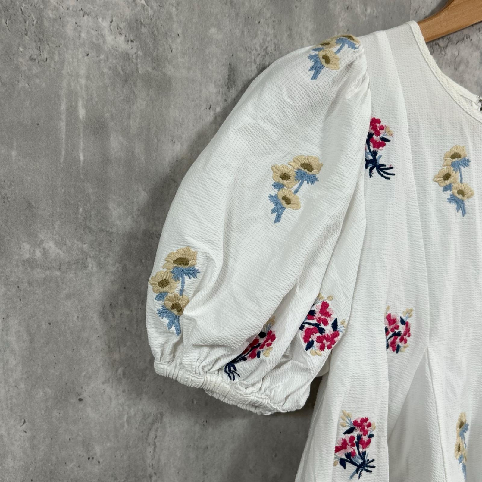 CHESTY チェスティ ブラウス 花柄刺繍 パフスリーブ 白 