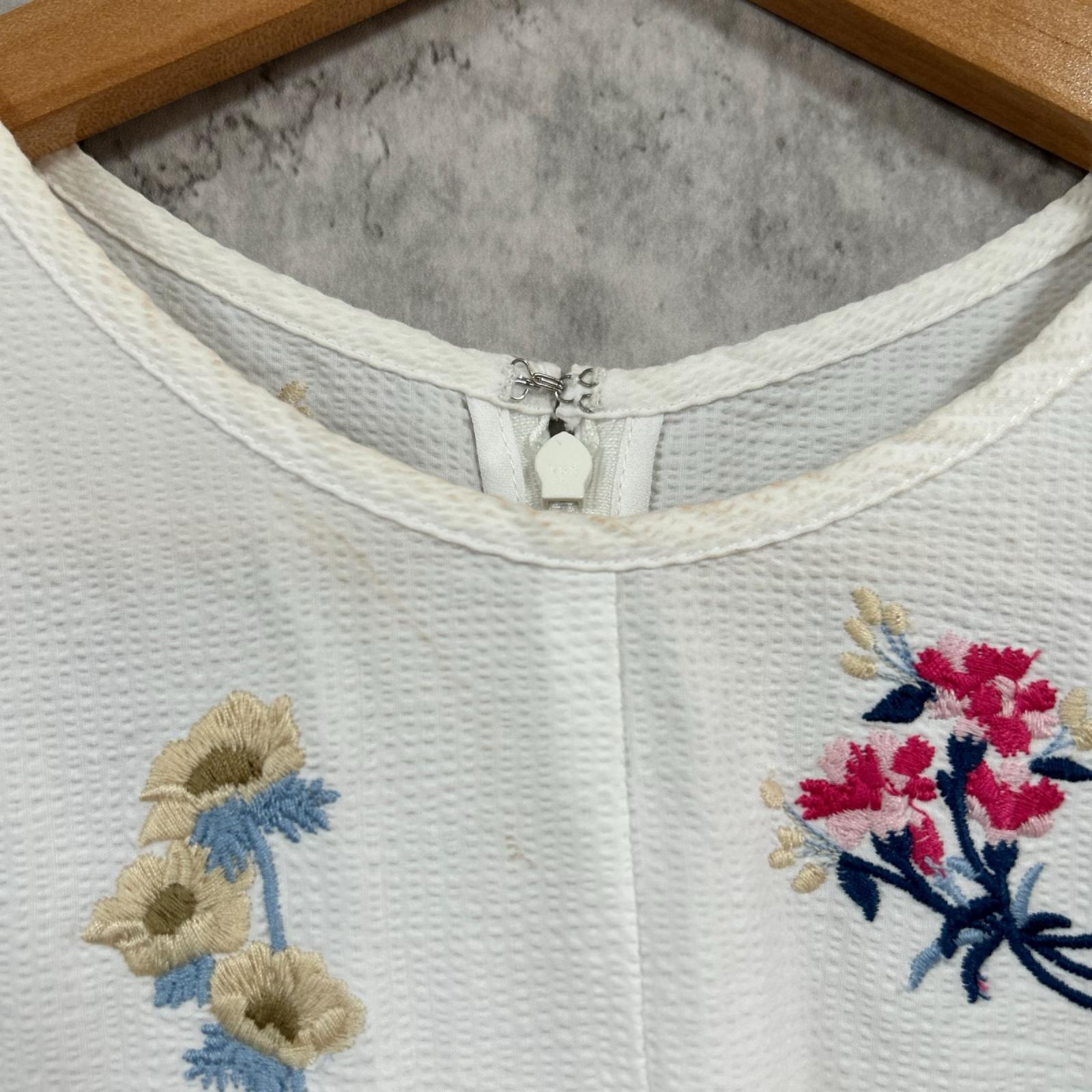 CHESTY チェスティ ブラウス 花柄刺繍 パフスリーブ 白 