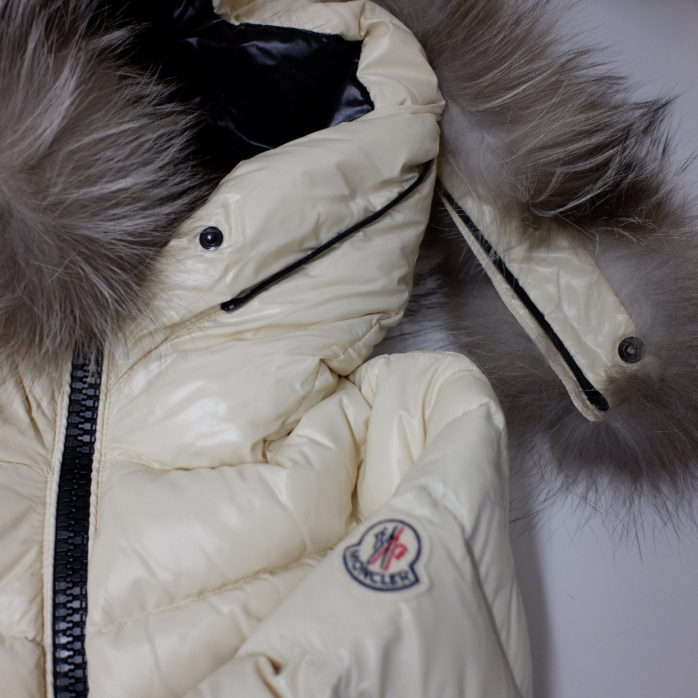 大きい割引 シャイニーレッド2Y 美品＊92cm 92cm 2A＊MONCLER Moncler