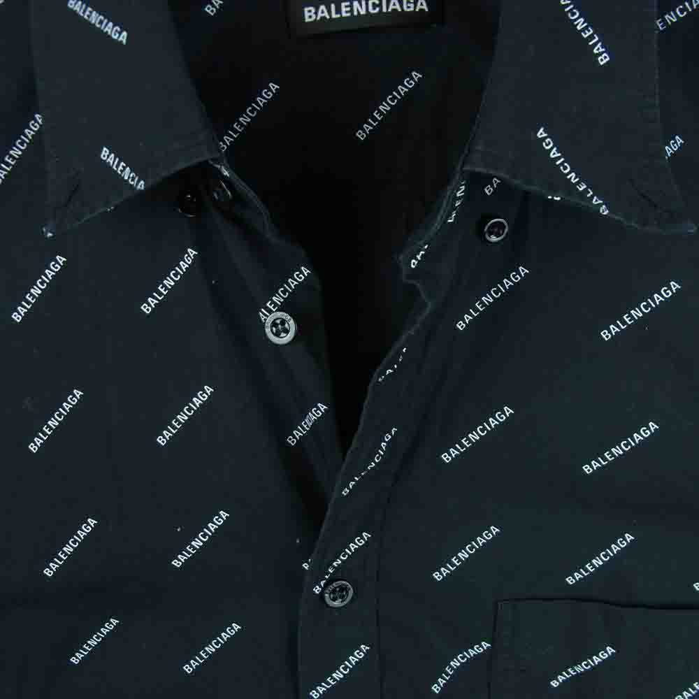 バレンシアガの長袖シャツ