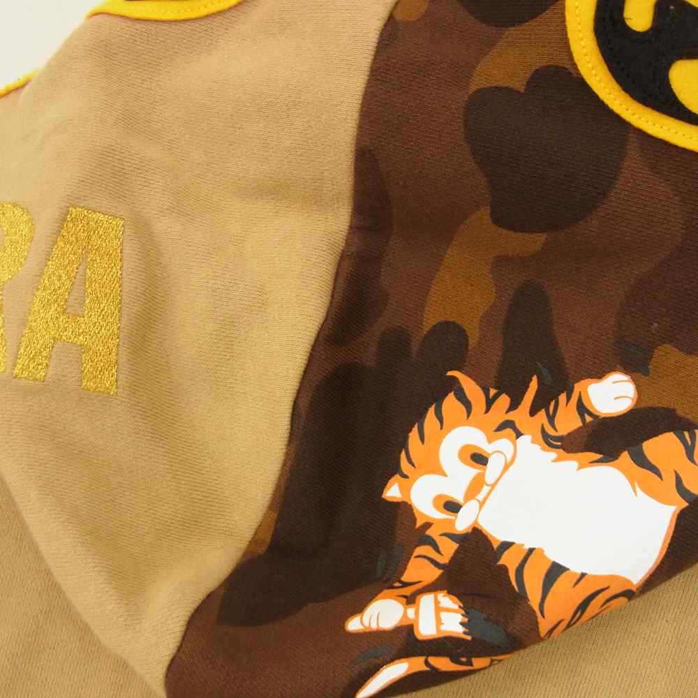 A BATHING APE アベイシングエイプ パーカー BAPE ベイプ タイガー